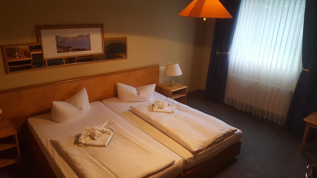 Hotel Ziegenkrug Schweriner Tor Pampow Bagian luar foto
