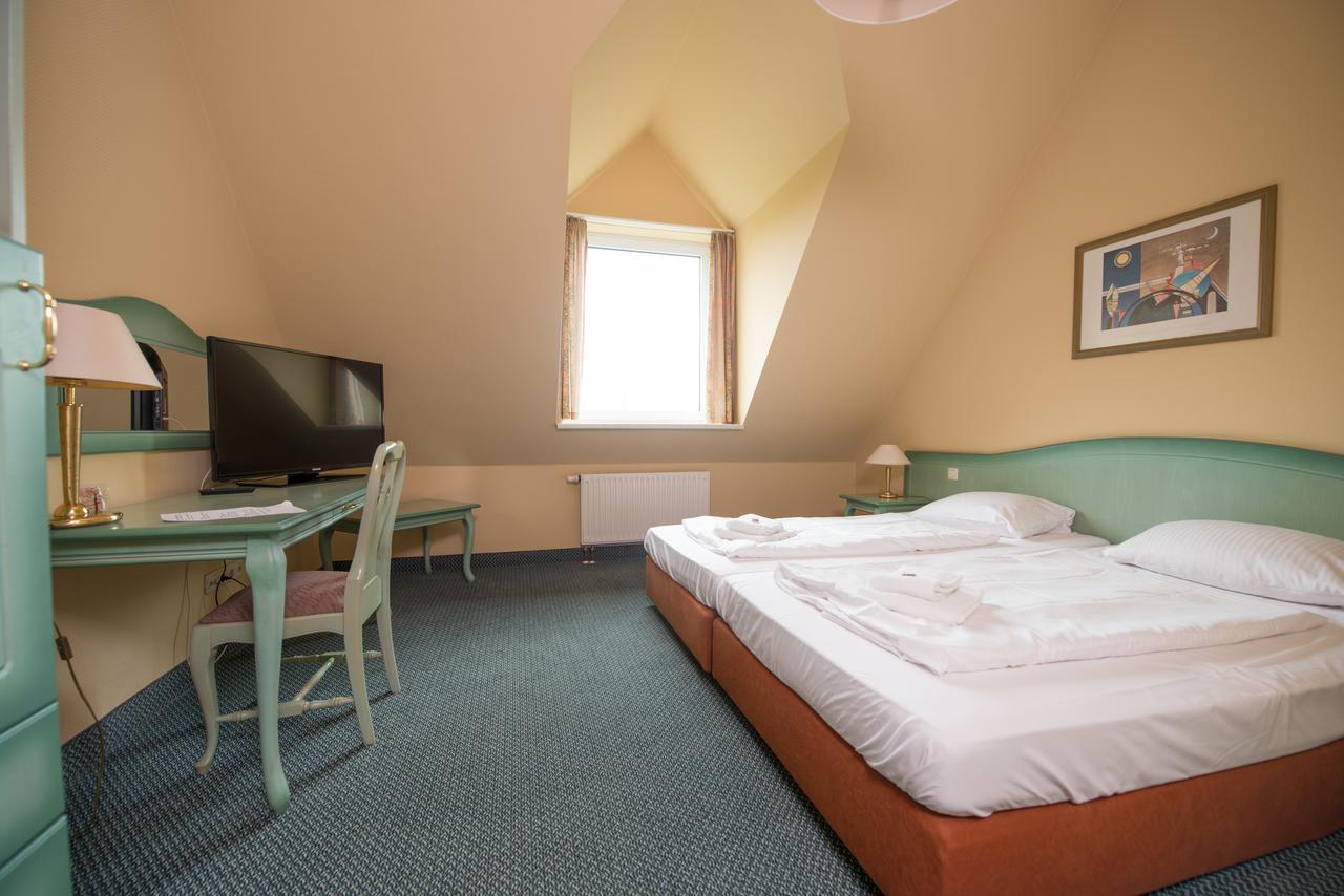 Hotel Ziegenkrug Schweriner Tor Pampow Bagian luar foto